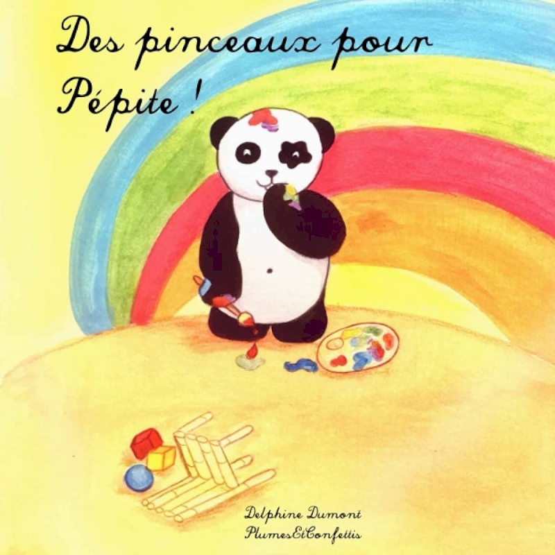 Un petit panda à l'air coquin est couvert de tâches de peinture. Il a un pinceau à la main et une palette de peinture à ses pieds. Derrière lui, un arc-en-ciel est dessiné sur un mur jaune